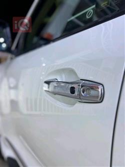 تۆیۆتا لاند کروزەر